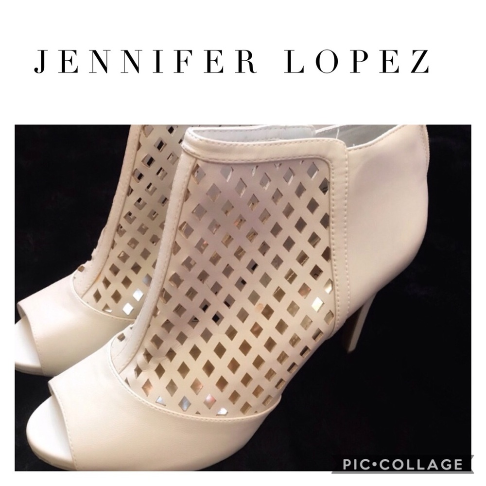 JENNIFER LOPEZ peeptoe booties